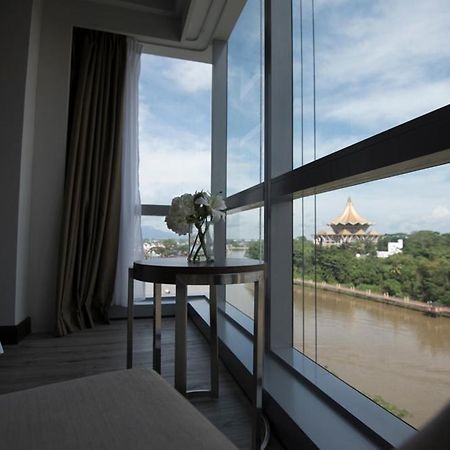 Astana Wing - Riverside Majestic Hotel Kuching Buitenkant foto