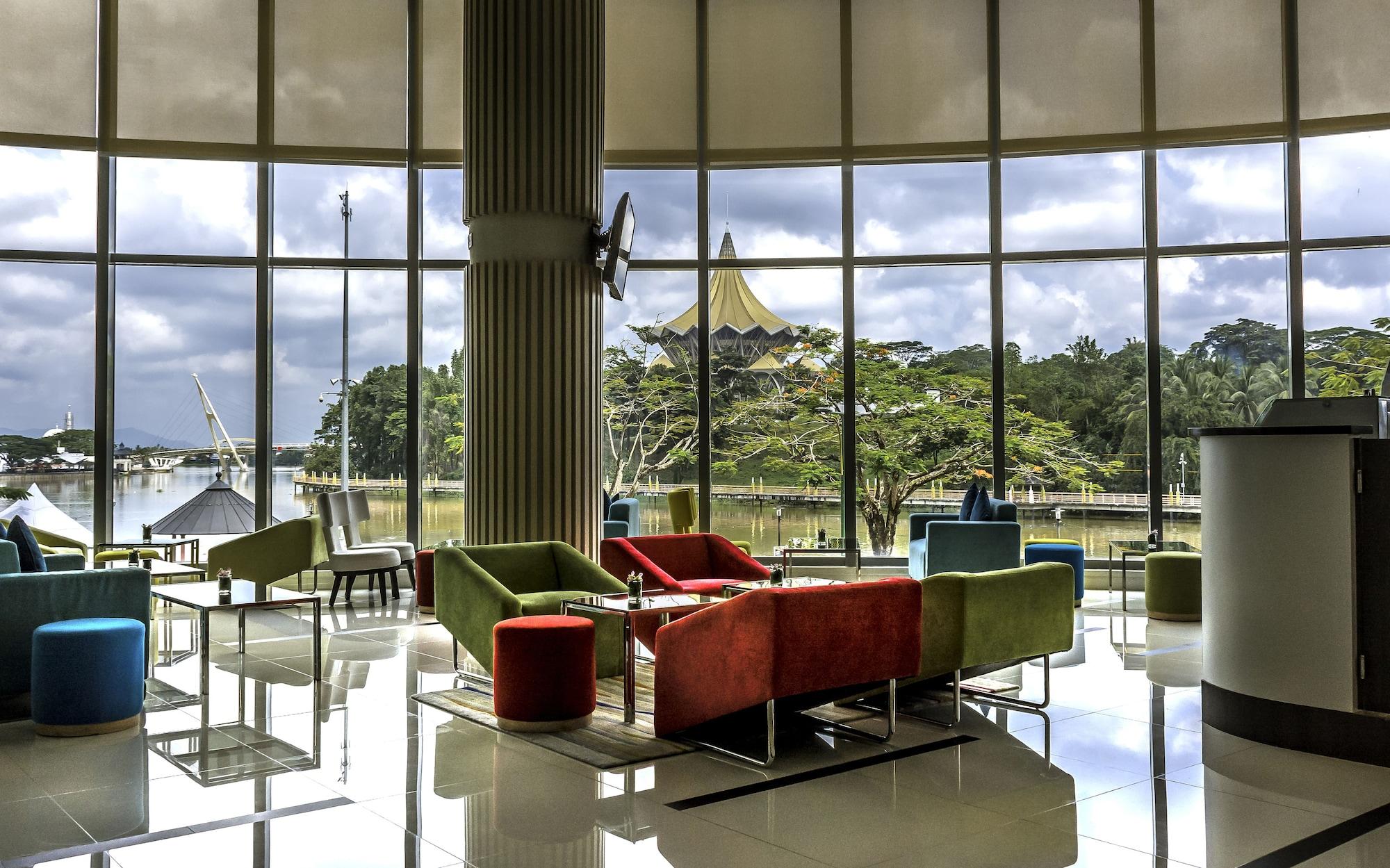 Astana Wing - Riverside Majestic Hotel Kuching Buitenkant foto