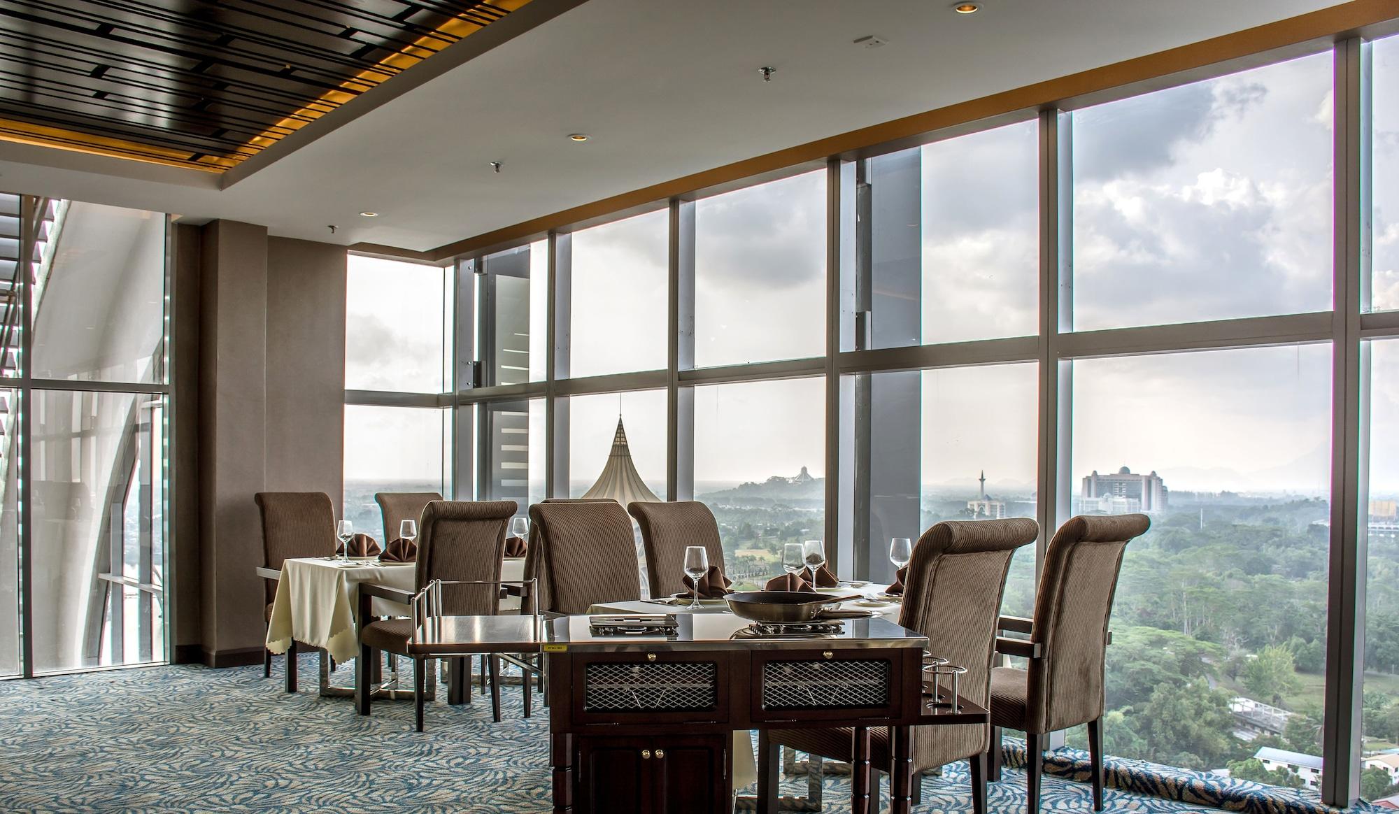 Astana Wing - Riverside Majestic Hotel Kuching Buitenkant foto