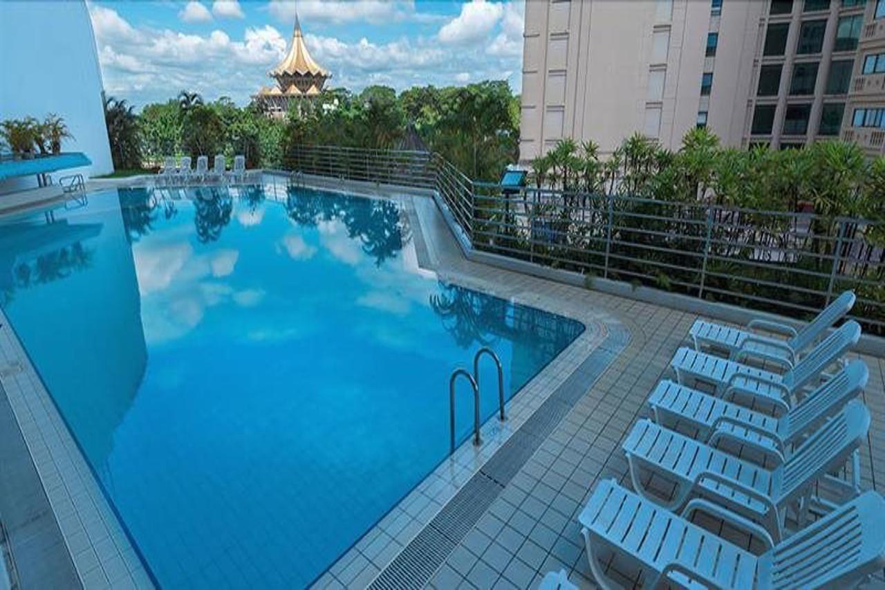 Astana Wing - Riverside Majestic Hotel Kuching Buitenkant foto