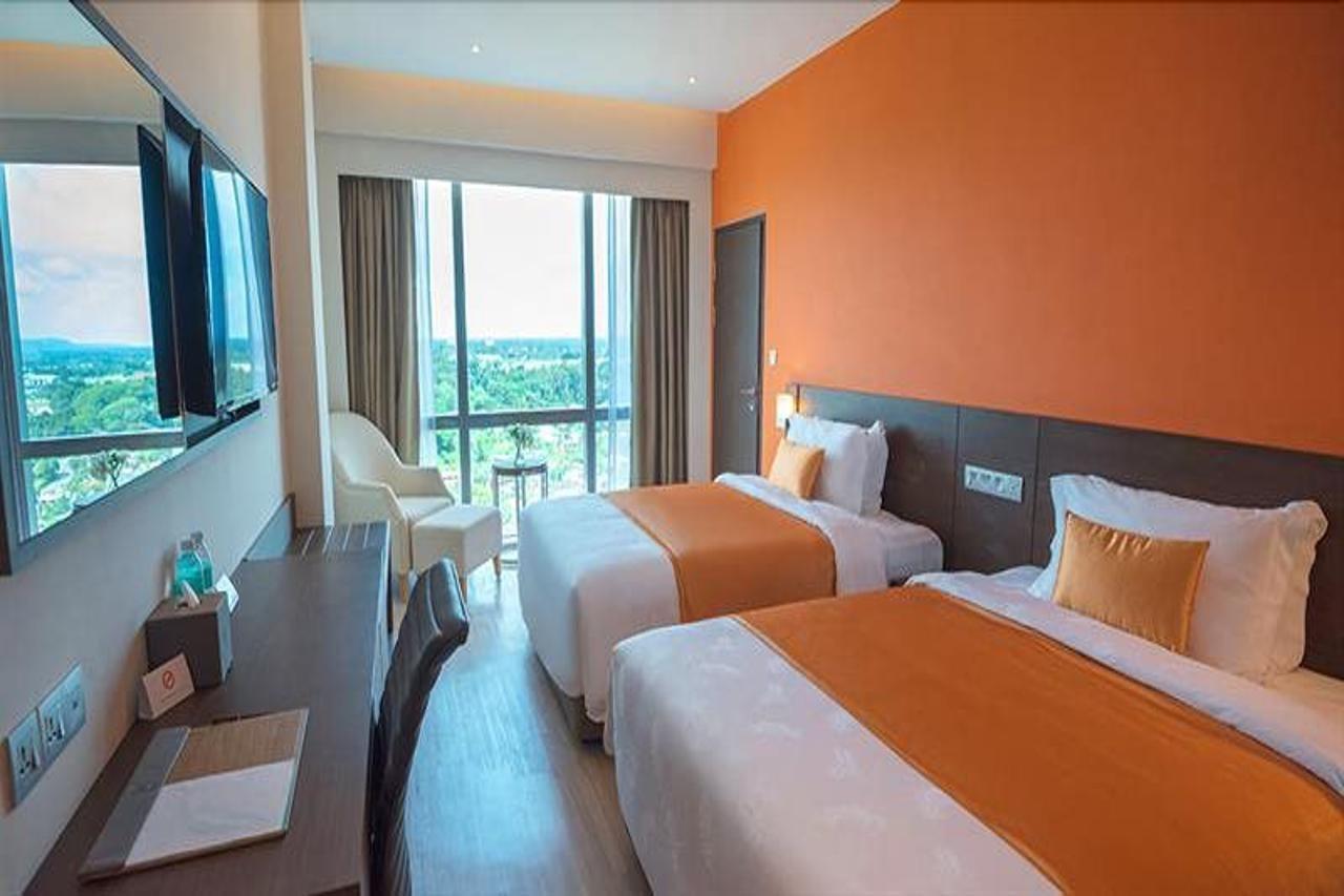 Astana Wing - Riverside Majestic Hotel Kuching Buitenkant foto