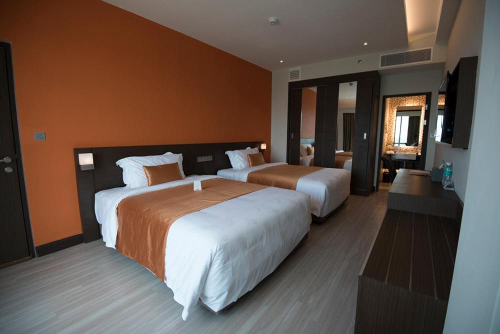 Astana Wing - Riverside Majestic Hotel Kuching Buitenkant foto