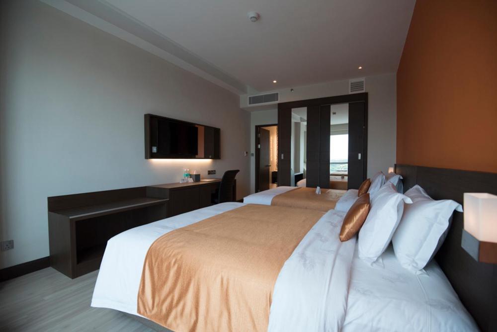 Astana Wing - Riverside Majestic Hotel Kuching Buitenkant foto
