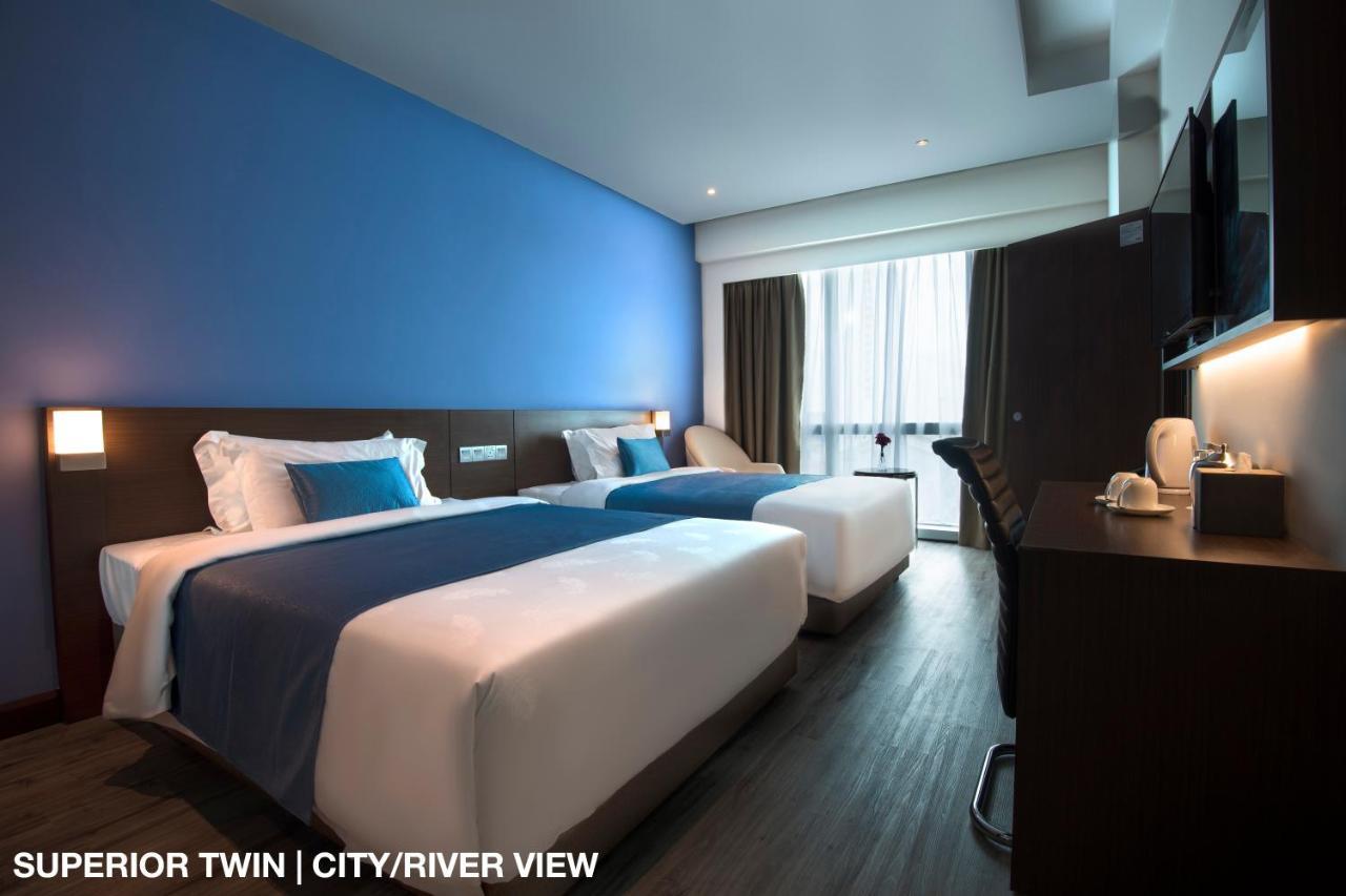 Astana Wing - Riverside Majestic Hotel Kuching Buitenkant foto
